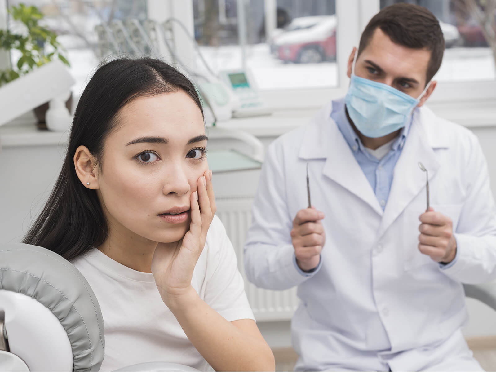 Navigating Dental Emergency Services: What to Expect During a Dental Visit